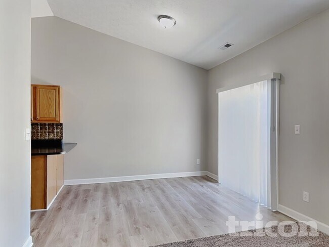 Building Photo - 5325 Montavia Ln