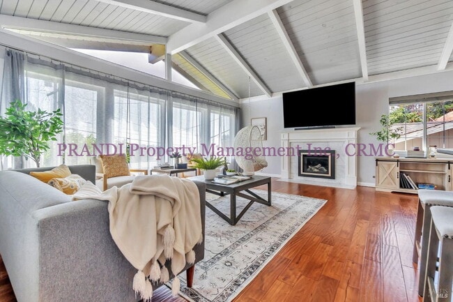 Foto del edificio - San Rafael View Home with Modern Upgrades!