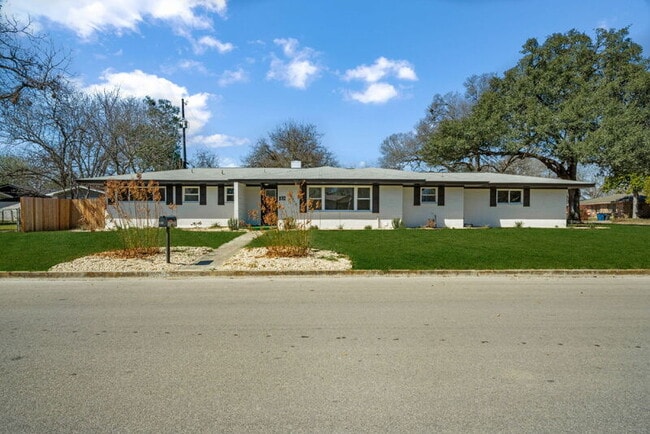 Building Photo - 192 Oriole Dr