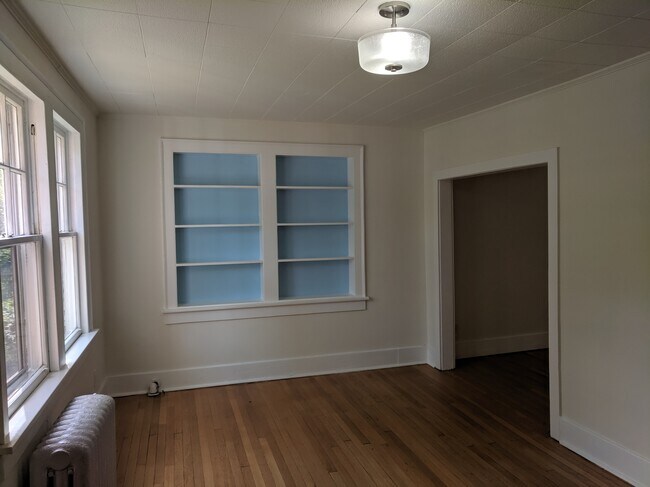 Foto del edificio - 245 E Hamilton Ave