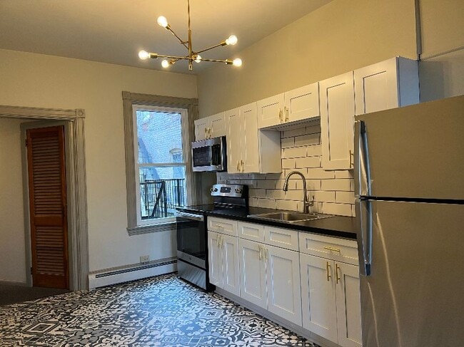 Kitchen - 25 S West End Ave