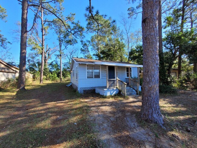 Foto del edificio - 3302 N Roosevelt St Pensacola FL 32503. Wa...