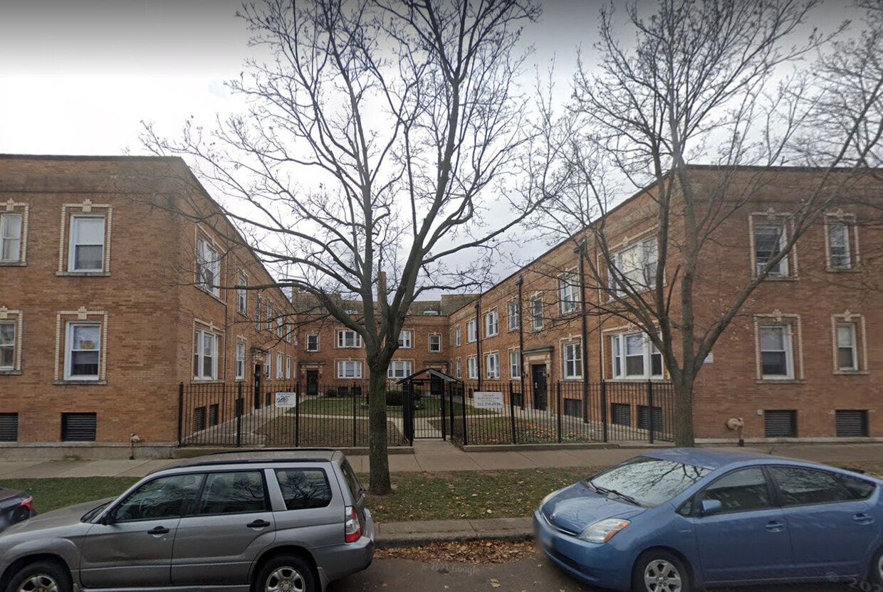 Primary Photo - 1451 W Argyle St