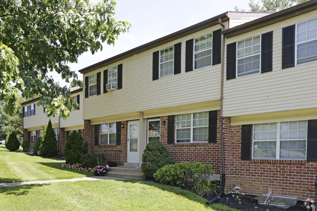 River Pointe Townhomes photo 6