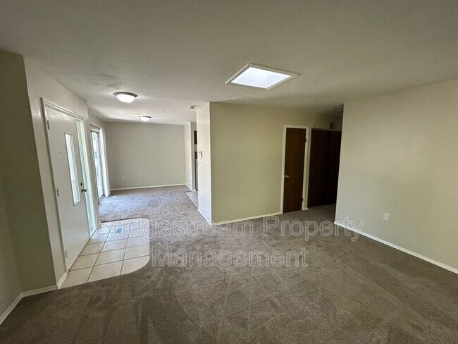 Foto del edificio - 3553 Golden Meadows Ct