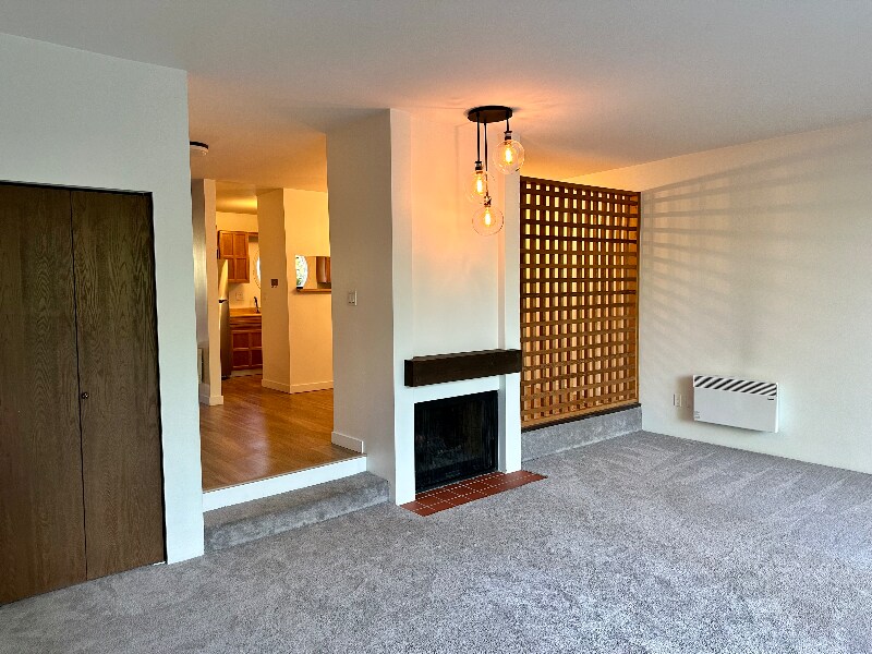 Foto principal - 22703 Lakeview Dr