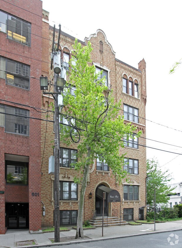 Primary Photo - Chanin House