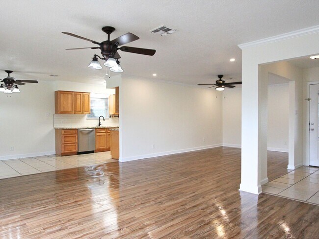 Building Photo - 3810 Bonita Ln