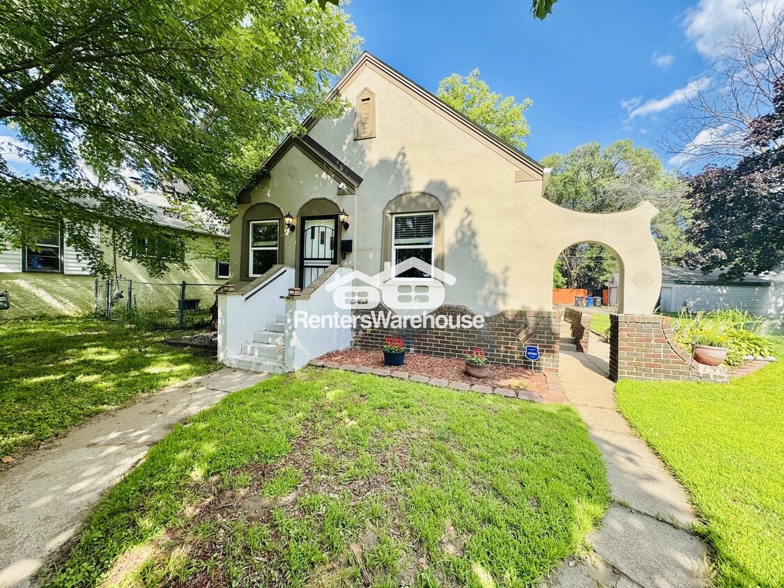 Primary Photo - 4850 N Bryant Ave
