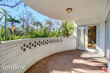 Building Photo - 9105 Carmelita Ave