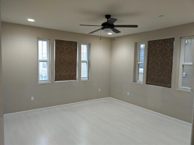 Building Photo - 3 bedroom in Fremont CA 94538