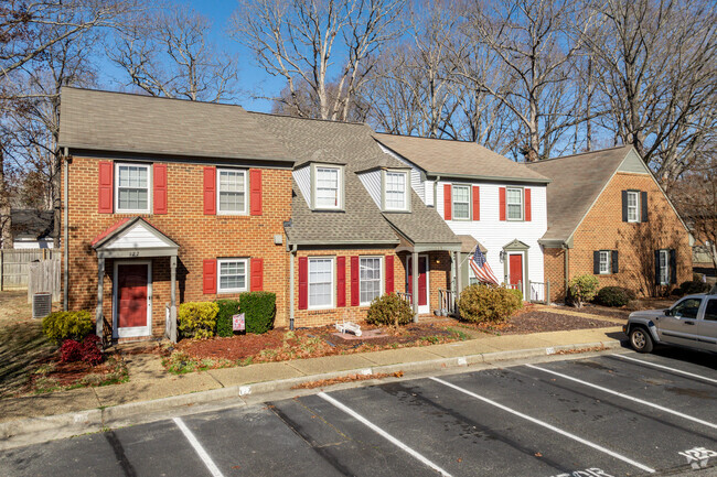 Building Photo - Stratford Manor