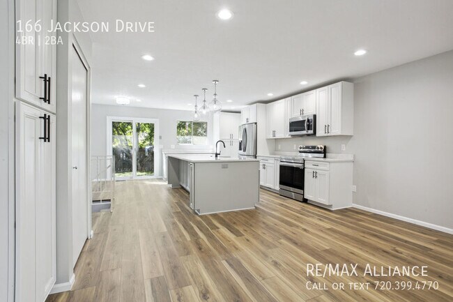 Building Photo - 166 Jackson Dr