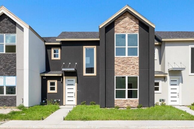 Building Photo - 5405 N Crown Pt