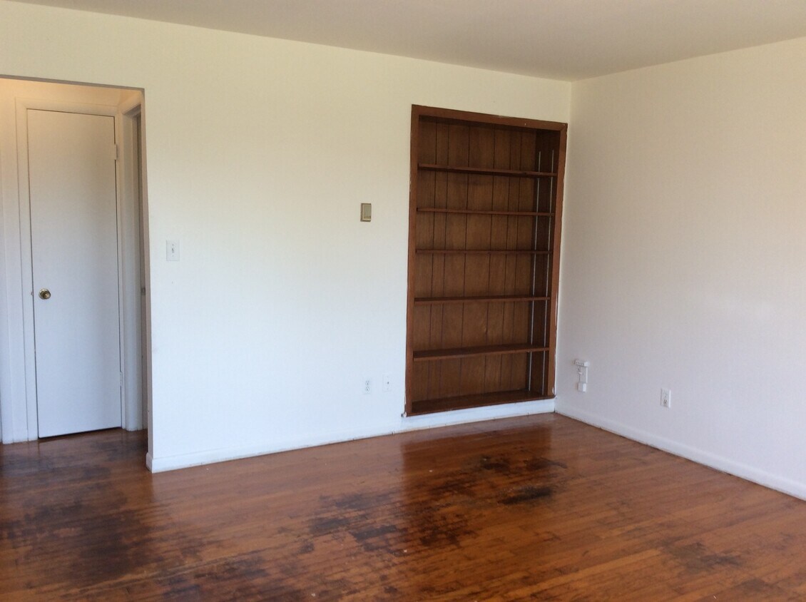 Foto del edificio - 2100 Meadowvale Ct