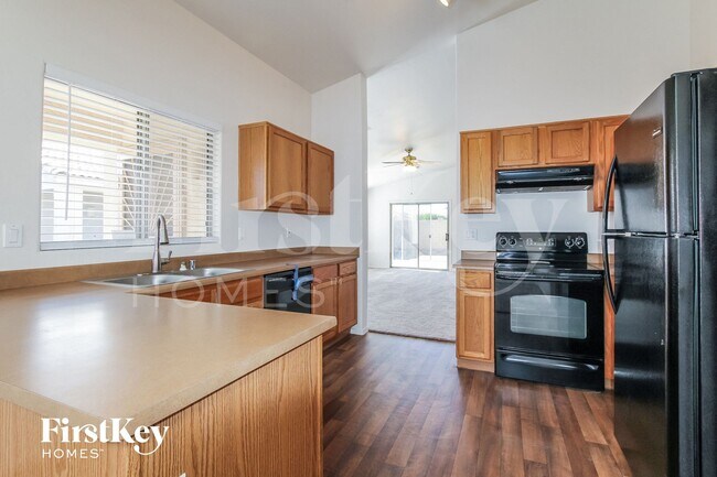 Foto del edificio - 17750 N White Horse Trail