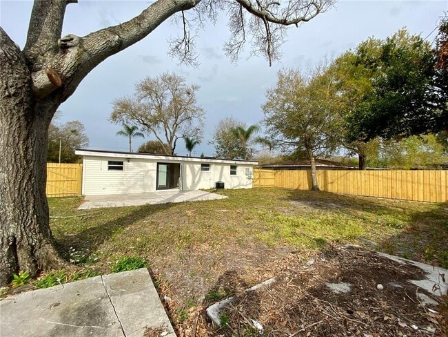 Foto del edificio - 1212 Windermere Way