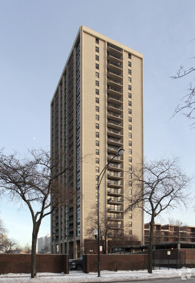 South Commons Apartments Chicago, IL