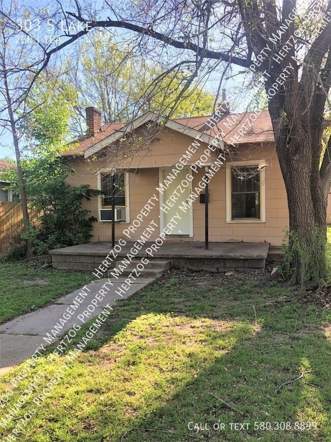 Building Photo - 303 S Lake St