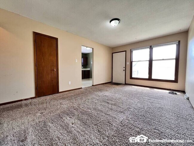 Foto del edificio - 9051 Franklin Ave