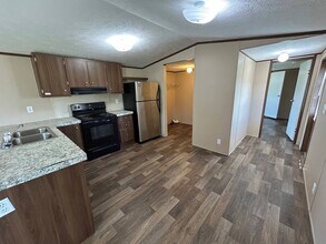 Building Photo - 1509 Thomas Dr