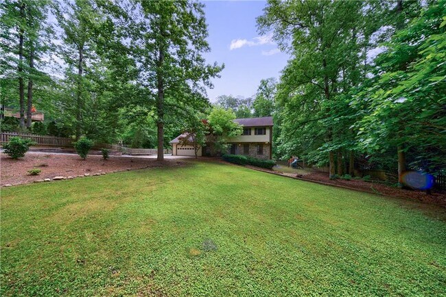 Building Photo - 10565 Shallowford Rd