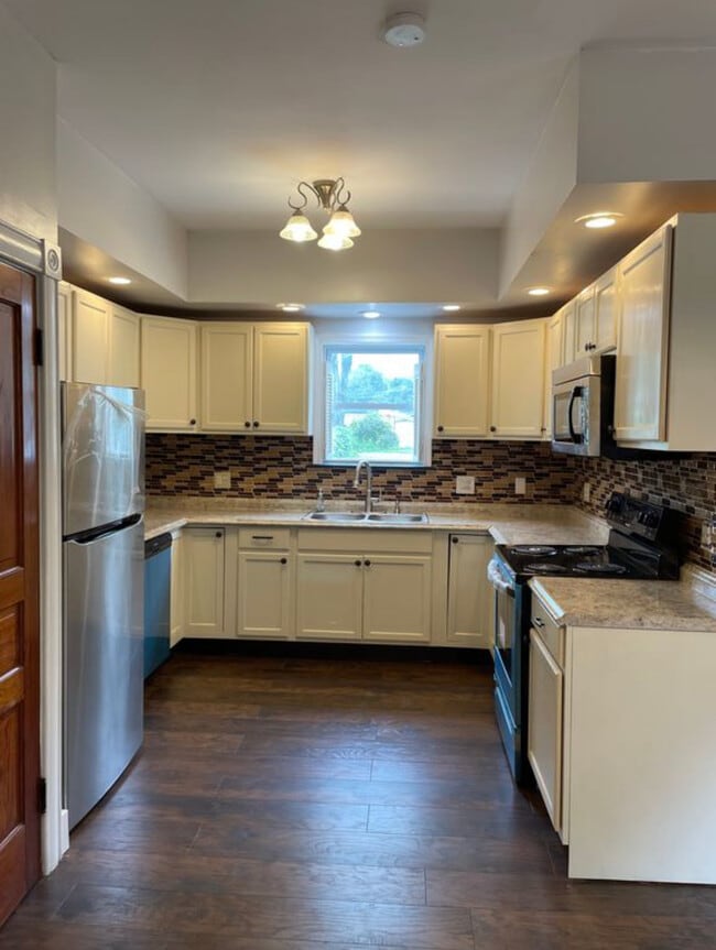 Foto del edificio - 3933 E Grant St