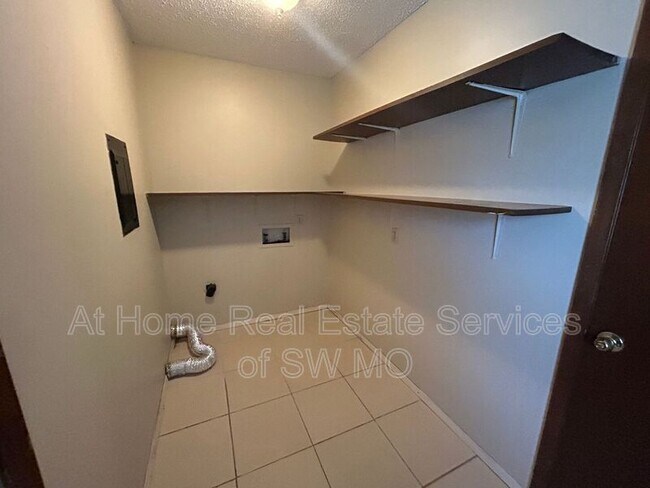 Building Photo - 1507 Birch Ln