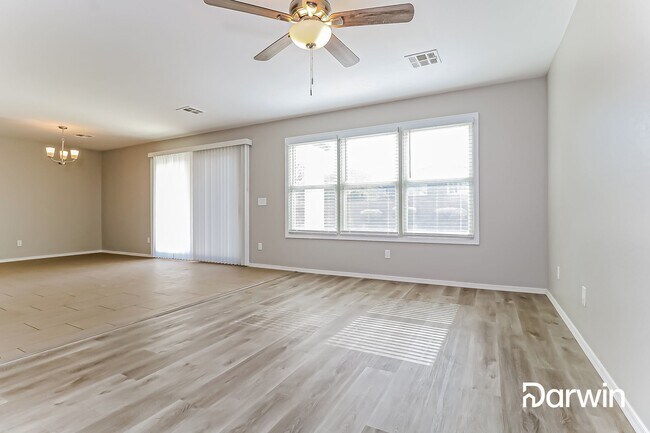 Foto del edificio - 18273 W Smokey Dr, Surprise, AZ 85388