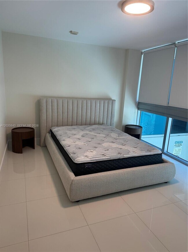 Foto del edificio - 2950 NE 188th St