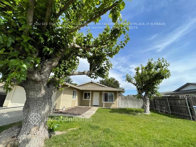 Foto del edificio - 1658 Ashwood Dr