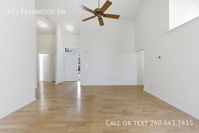 Foto del edificio - 425 Fernwood Dr