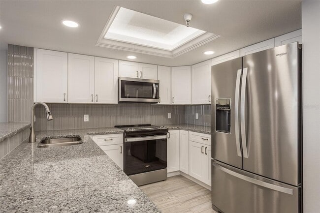 Building Photo - 6035 Sea Ranch Dr