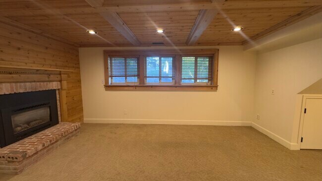 Foto del edificio - 441 Canyon Estates Dr