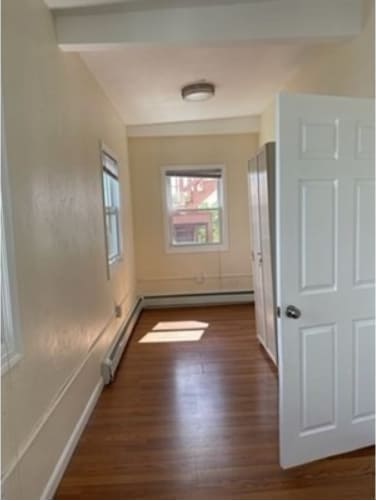 Building Photo - 52 Brooks St