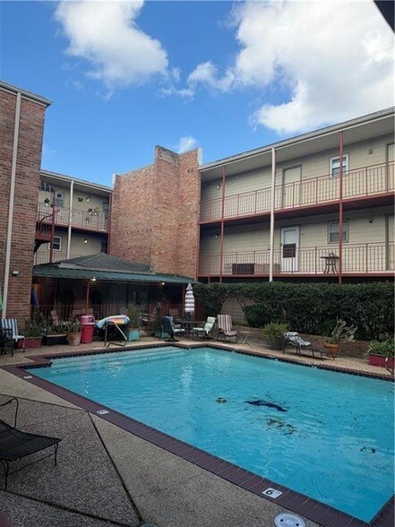 Building Photo - 2500 Houma Blvd