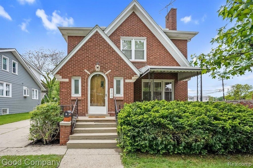 Foto principal - 200 S Pleasant St