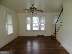 Building Photo - 7512 Friendship Village Rd