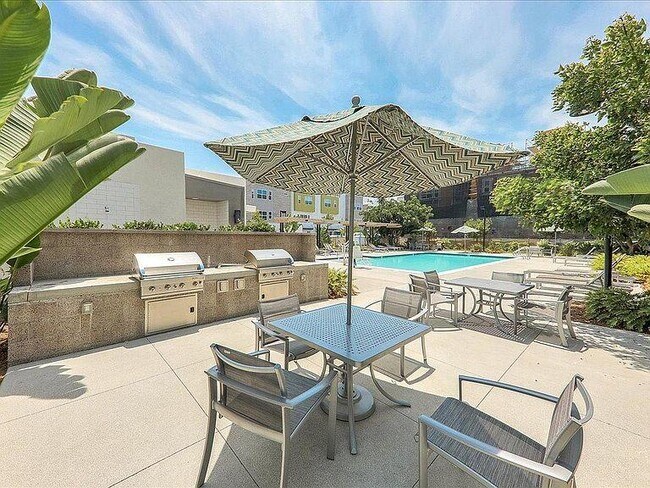 Foto del edificio - 927 E Mason Ln
