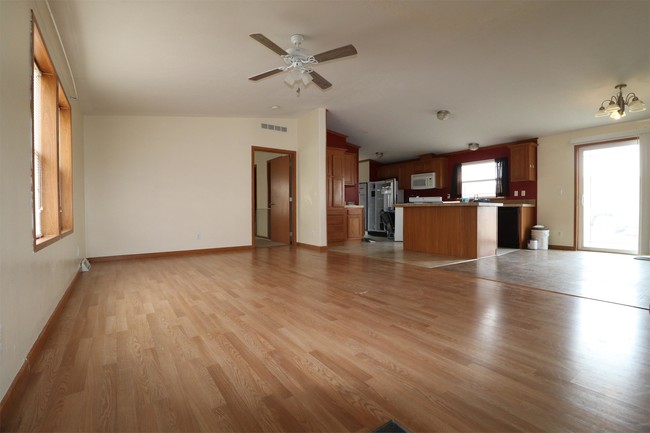Building Photo - 12300 Clarks Creek Rd