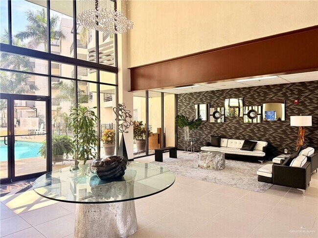 Foto del edificio - 813 Travis St