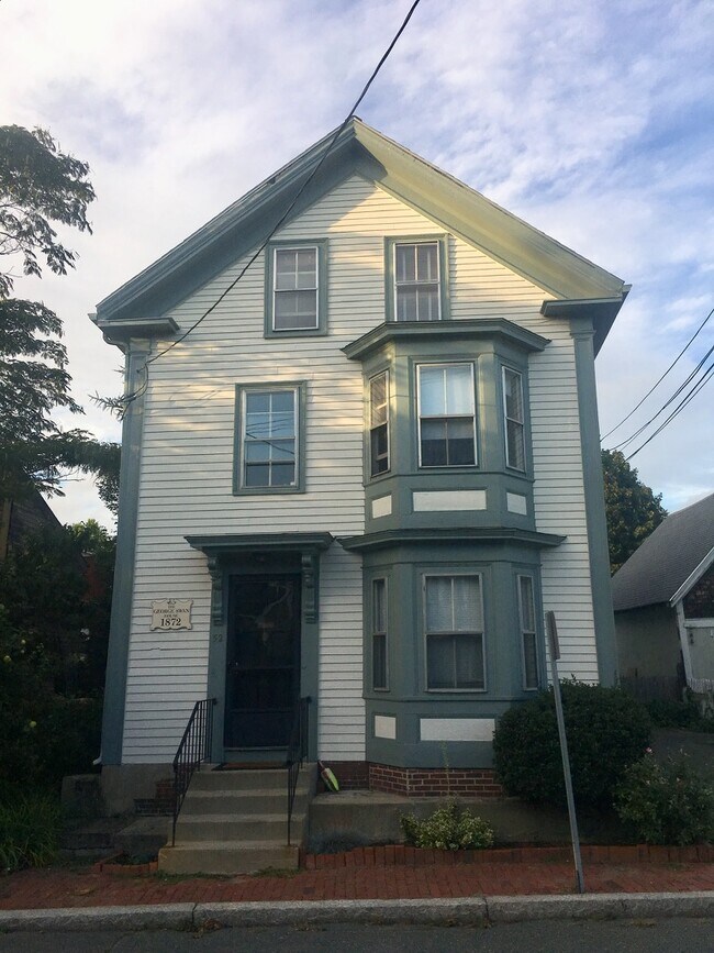 Front of house - 52 Front St