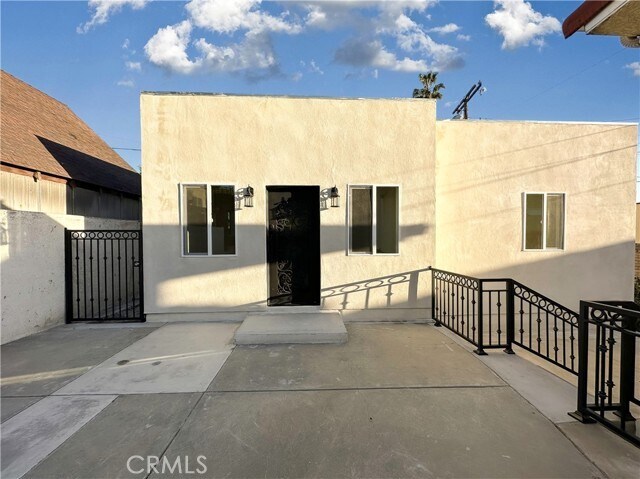 Building Photo - 1344 Justin Ave