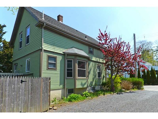 Foto del edificio - 7 Earl Ave