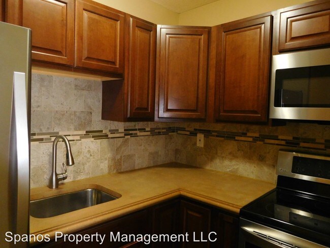 Foto del edificio - 1225 Bodwell Rd