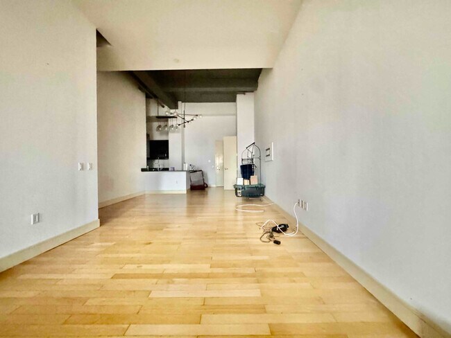 Building Photo - 24 Leroy Pl