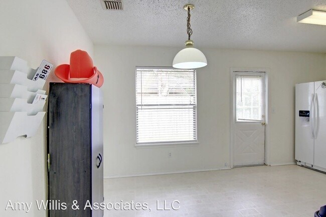 Building Photo - 3 br, 2 bath House - 7837 Wolverine