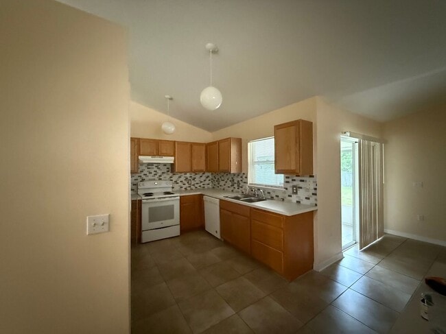 Foto del edificio - 2349 SW Barber Ln