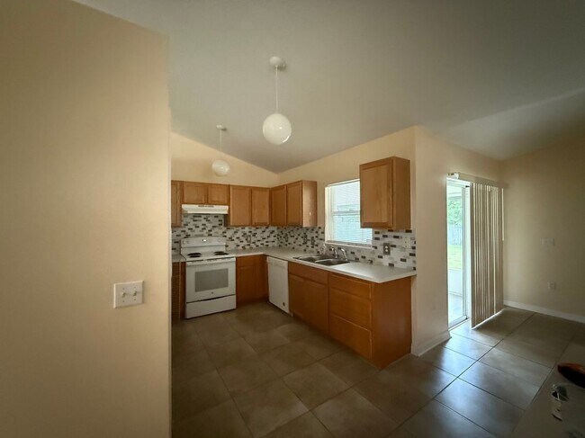 Building Photo - 2349 SW Barber Ln