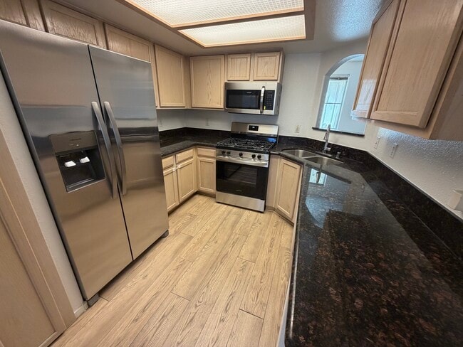 Building Photo - 2975 Bluegrass Ln